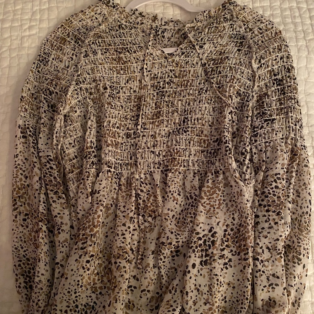 Work blouse with open v neck and tie